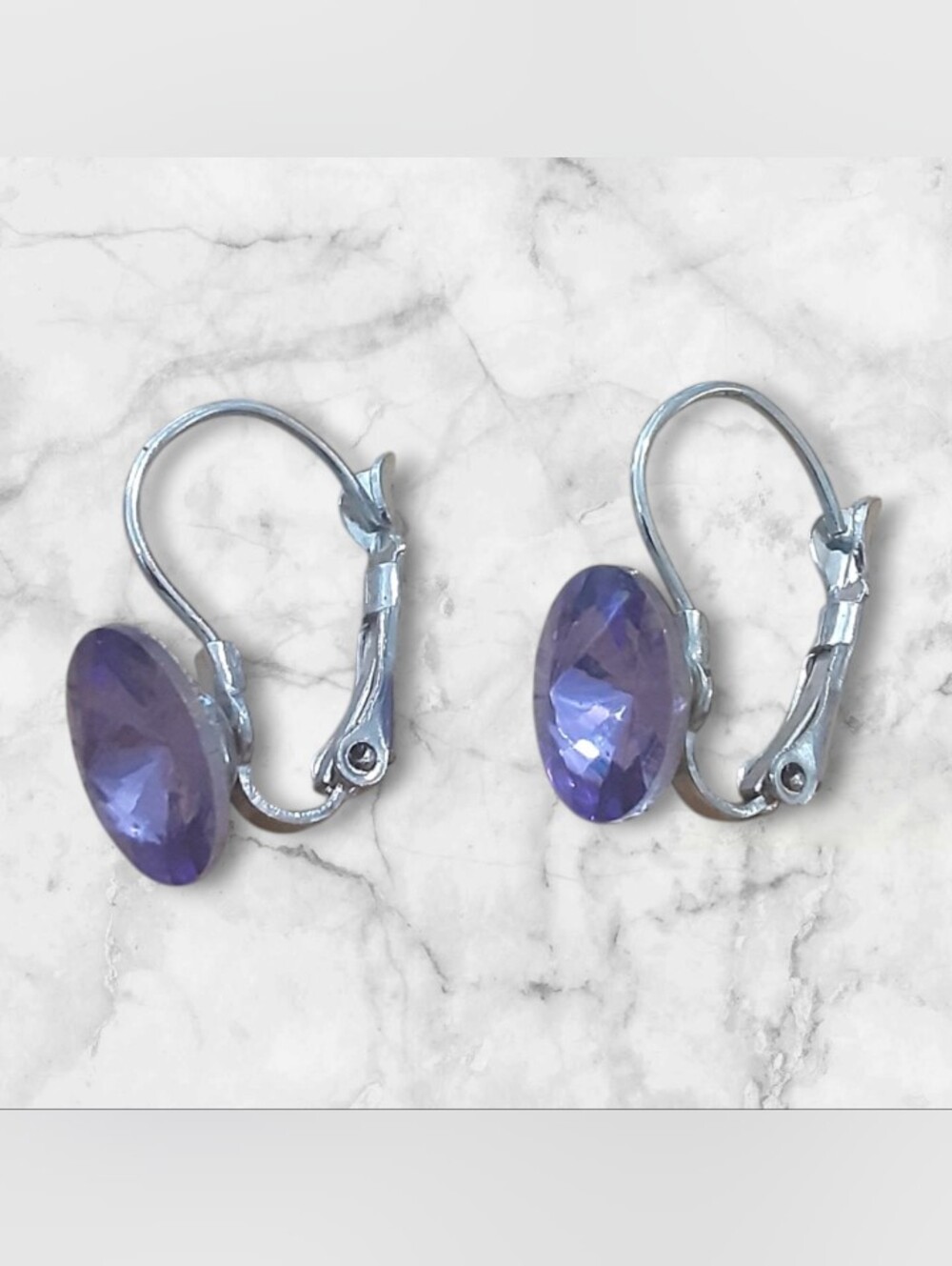 Single Leverback Earring Elegant Jewelry Piece